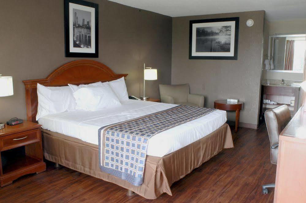 Gills Inn & Suites Reidsville Exterior photo